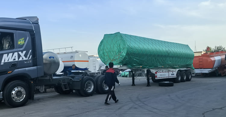 TITAN 3 Axle 45000L Fuel Tank Semi Trailer for Sale in Mali