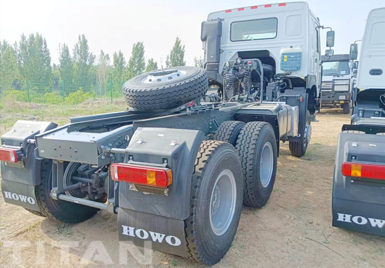 Sinotruk Howo Tractor Truck 6x4 for Sale in Papua New Guinea