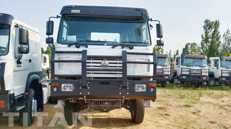 Sinotruk Howo Tractor Truck 6x4 for Sale in Papua New Guinea