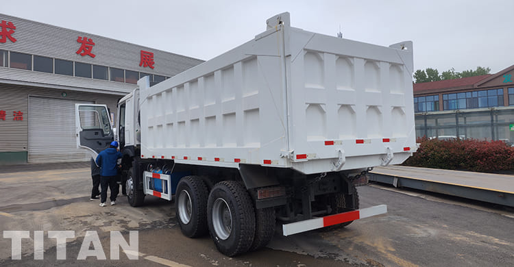 Howo 6x4 Dump Trucks for Sale in Nigeria