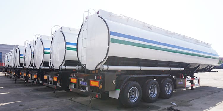 Tri Axle 45000 Liters Fuel Tanker Truck Semi Trailers for Sale In Zimbabwe