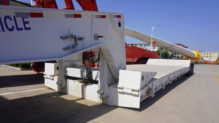 Tri Axle 60 Ton Lowboy Gooseneck Trailer for Sale in Sudan