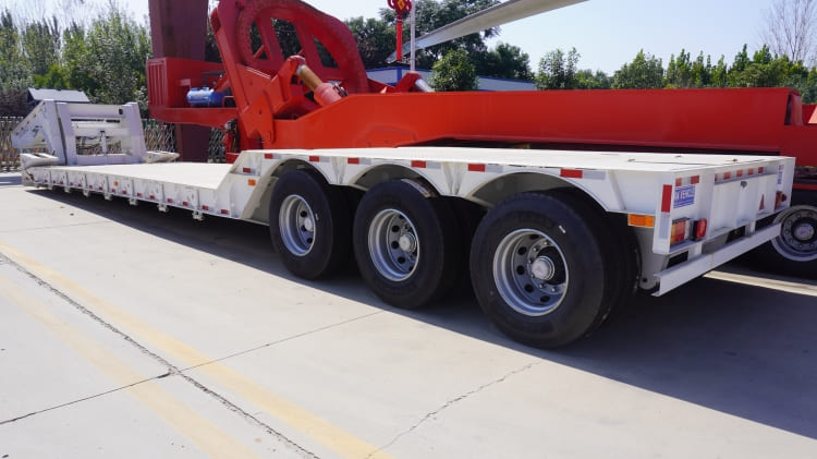 Tri Axle 60 Ton Lowboy Gooseneck Trailer for Sale in Sudan