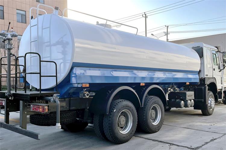 SINOTRUK Howo 6x4 20000 Liters Water Tank Truck for Sale