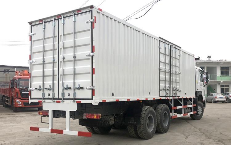 Sinotruk Howo 6x4 Cargo Box Truck for Sale