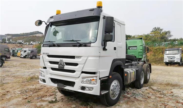 Sinotrucks Howo A7 420 Tractor Truck Head for Sale in Zimbabwe Harare