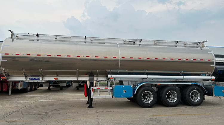 TITAN Aluminum Tanker Trailer for Sale in Zambia - 3 Axle 40000L Diesel Tanker Trailer