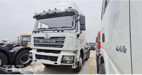 New Shacman F3000 6x4 Tractor Truck in Guangzhou will be sent to Zimbabwe